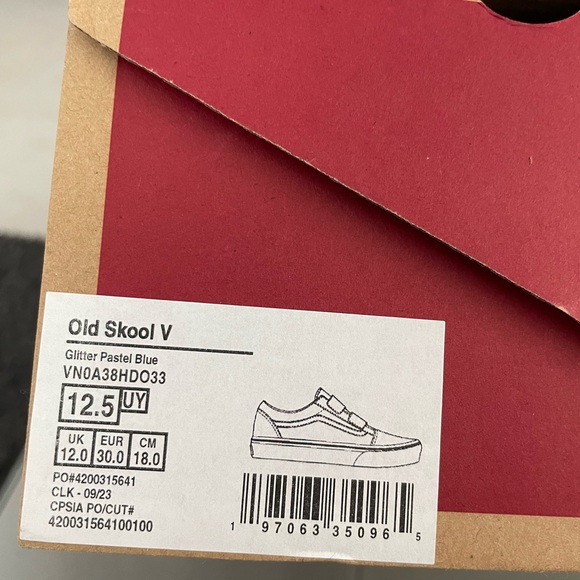 VANS OLDSKOOL V - Picture 4 of 7